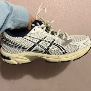 ASICS Women White and Navy Athletic Shoes